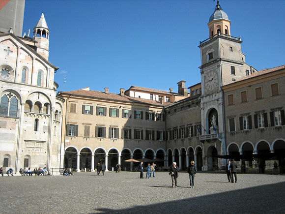 Dom und Rathaus in Modena